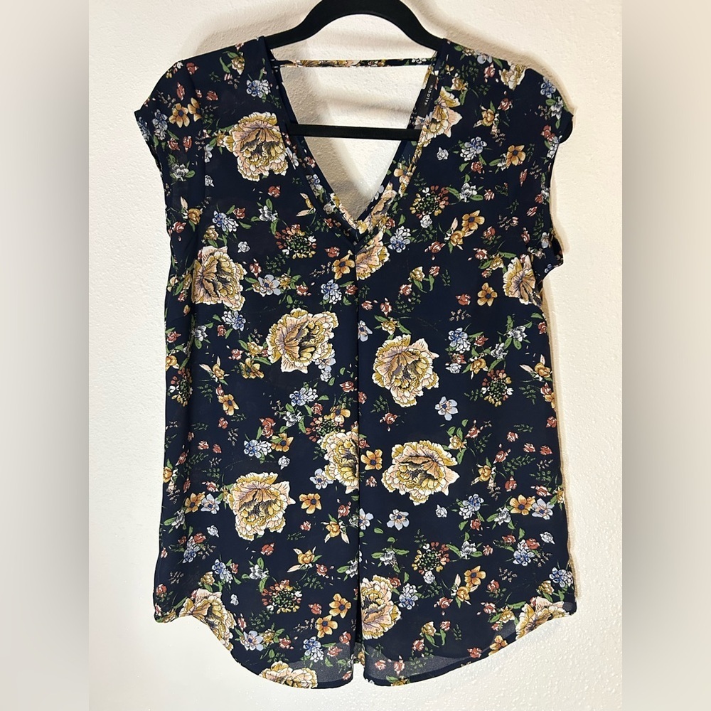 Halogen Dark Blue Floral V-Neck Blouse Size Extra Small